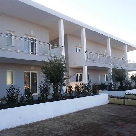 197 Pozzo San Nicola Aparthotel Стинтино Екстериор снимка