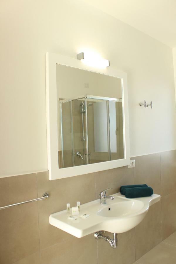 197 Pozzo San Nicola Aparthotel Стинтино Екстериор снимка